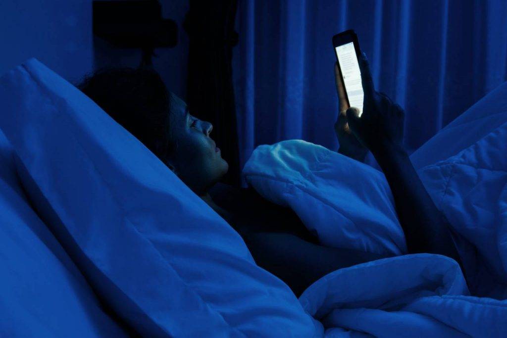 The Pros And Cons Of Blue Light And Sleep • Sleep Examiner